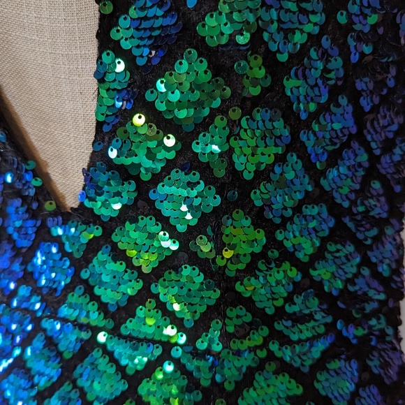 Deep Plunge Sequin Dress with attached chocker neckline - Picture 4 of 5